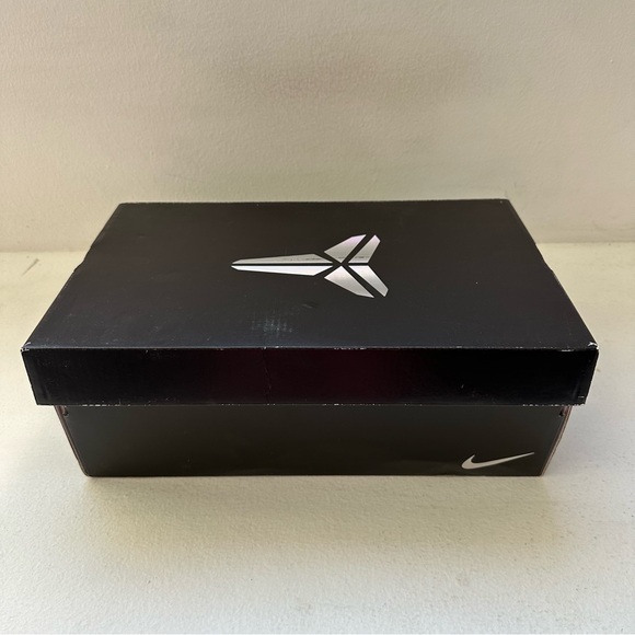 NIKE Mamba Fury White Metallic Gold Size 10.5 Men - Picture 15 of 16